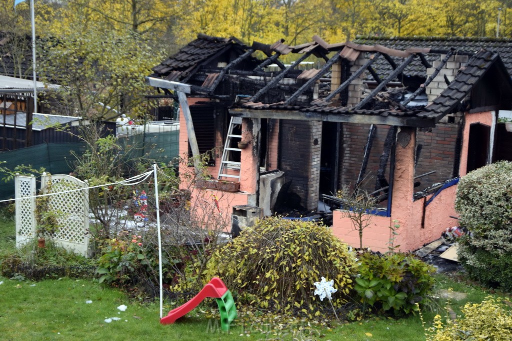 Wieder Laubenbraende Koeln Fuehlingen Kriegerhofstr P040.JPG - Miklos Laubert